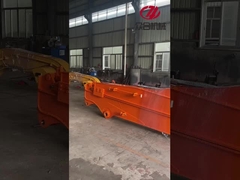 bras coulissant de l'excavatrice pour creuser la fondation de la maison avec un seau standard pour le hitachi