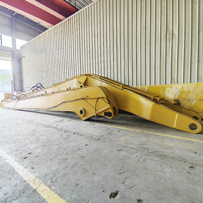Excavateur amphibie à bras étendu: conçu pour la force et la polyvalence