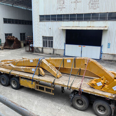 Bras d'excavatrice à longue portée avec pince à pierre robuste — Solution optimale pour les travaux de berges de rivière et de barrages