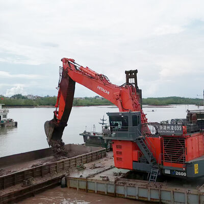 Excavateur à bras long conçu pour une portée étendue et une durabilité supérieure